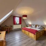Brauner Hirsch 3* Kammerforst