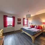 Brauner Hirsch 3* Kammerforst