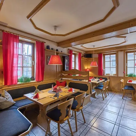 Brauner Hirsch 3* Kammerforst